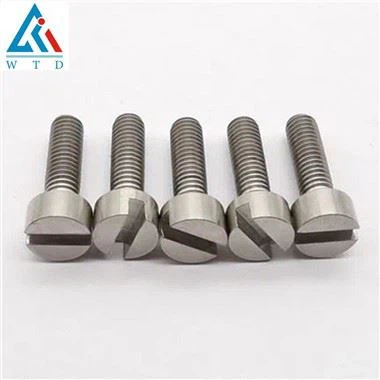 Titano sūrio galvutės varžtas